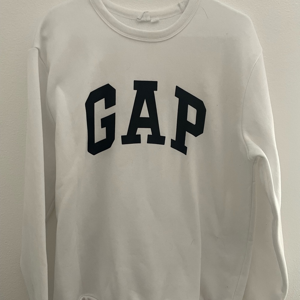 gap crewneck